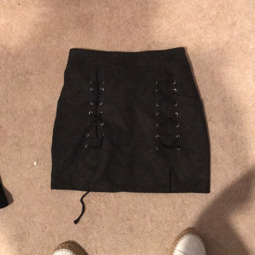Velvet tie up black mini skirt